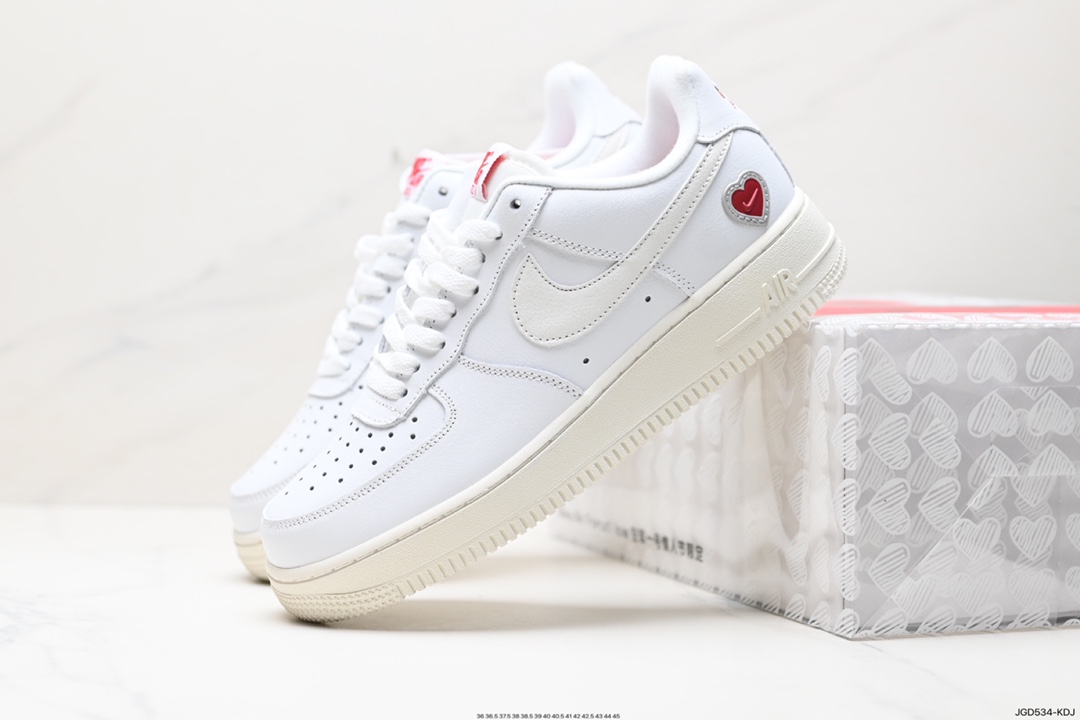 180 Nike Air Force 1 Low 空军一号低帮休闲运动板鞋 DO7117-100