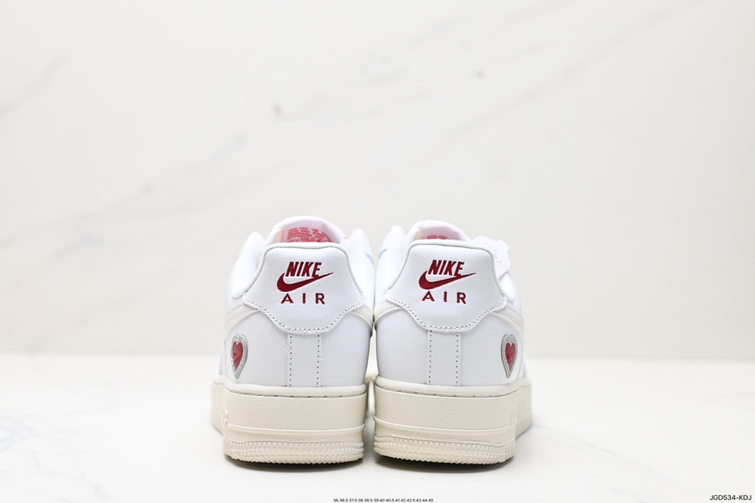 180 Nike Air Force 1 Low 空军一号低帮休闲运动板鞋 DO7117-100