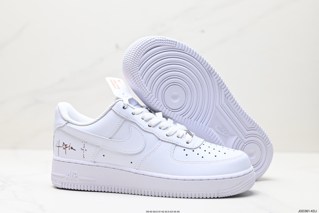 180 Nike Air Force 1’07 LV8