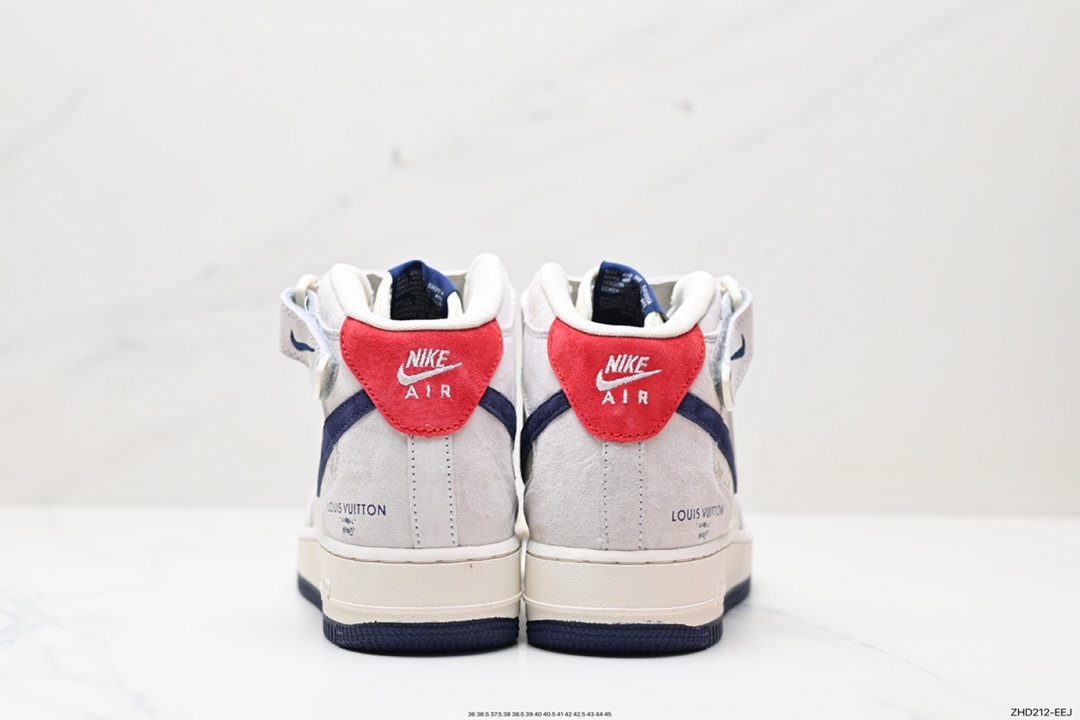 300 海外限量发售！NIke Air Force 1 '07 Low “LV联名--灰蓝猪八印花”空军一号  DQ7688-100