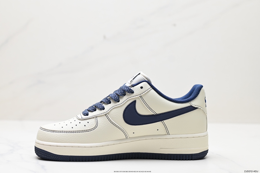 240 Nike Air Force 1 Low DB3301-033