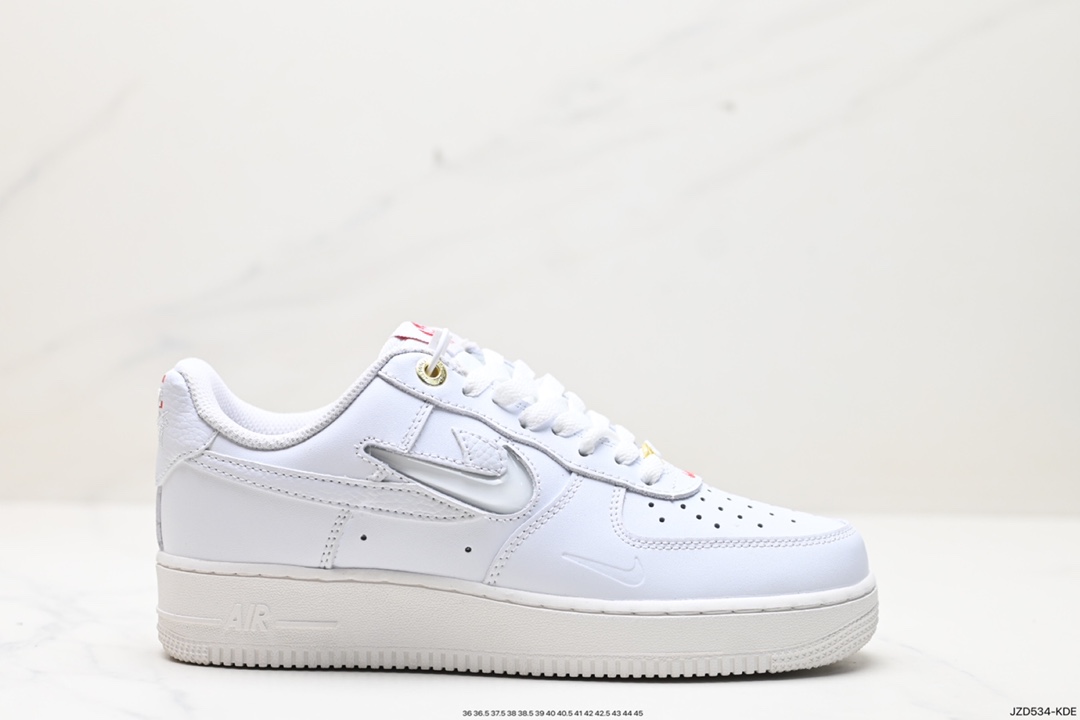 140 Nk Air Force 1‘07 Low ”Join Forces“ 空军一号低帮休闲板鞋 DQ7664-100