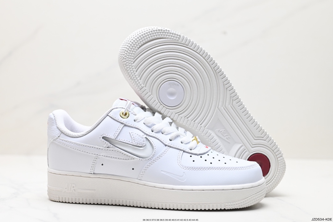 140 Nk Air Force 1‘07 Low ”Join Forces“ 空军一号低帮休闲板鞋 DQ7664-100