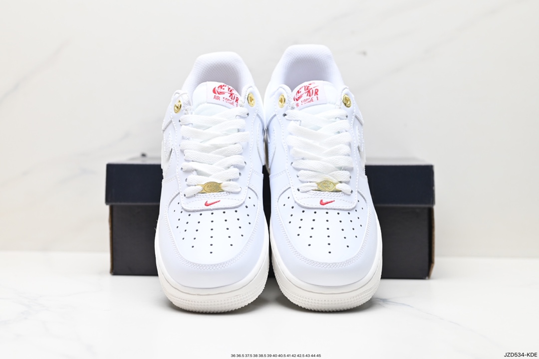 140 Nk Air Force 1‘07 Low ”Join Forces“ 空军一号低帮休闲板鞋 DQ7664-100