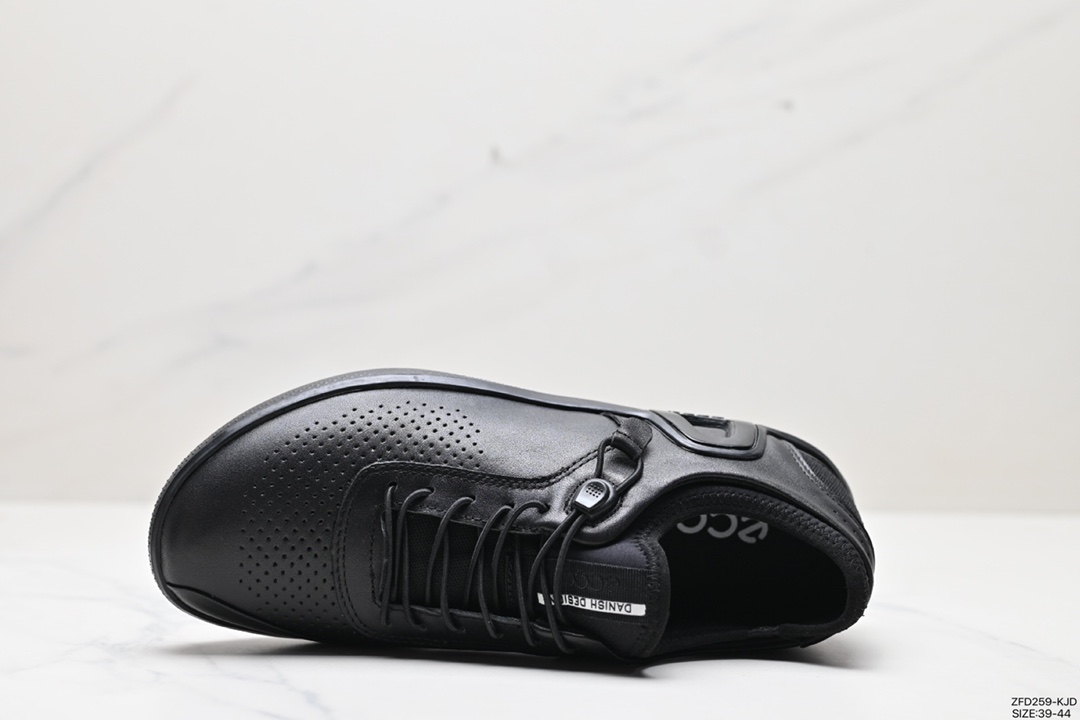 ECCO uses ECCO family technology, high-end fashion, simple atmosphere, non-slip, comfortable and wear-resistant rubber outsole