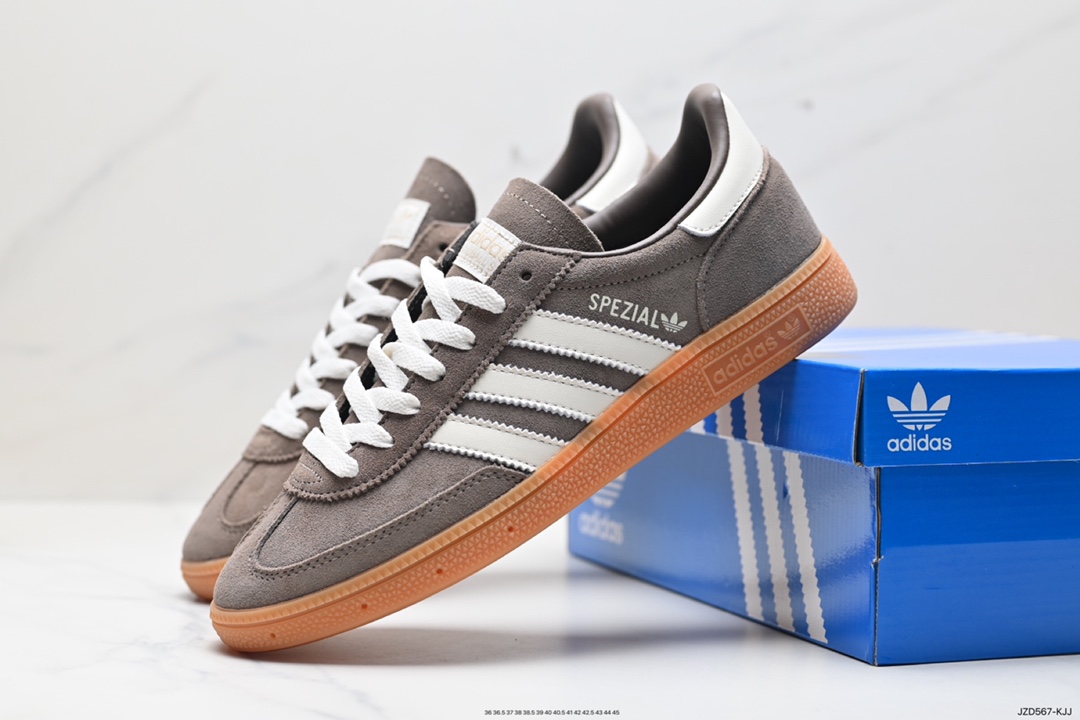 140 Adidas Handball Spezial 复古休闲板鞋  IF6490