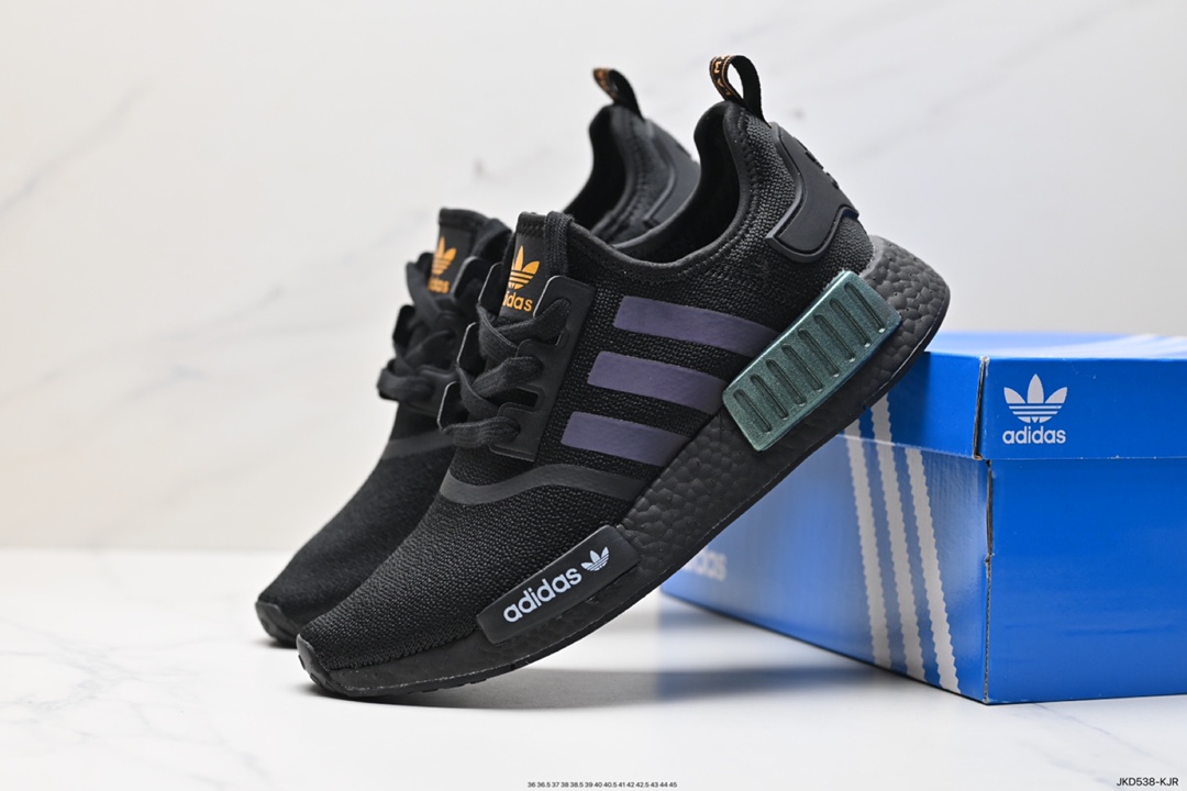 160 AD Boost NMD R1 经典跑鞋系列全新配色  GZ9258