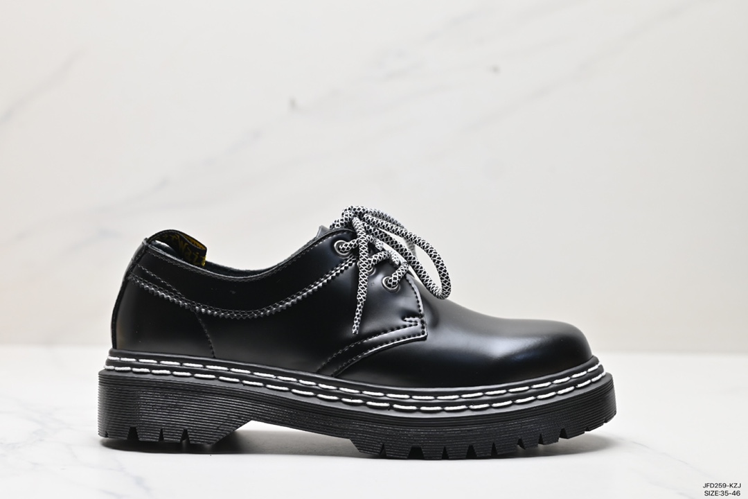 170 Dr.Martens 马丁博士 以 Dr.Martens 经典的 1461 鞋型作为蓝本