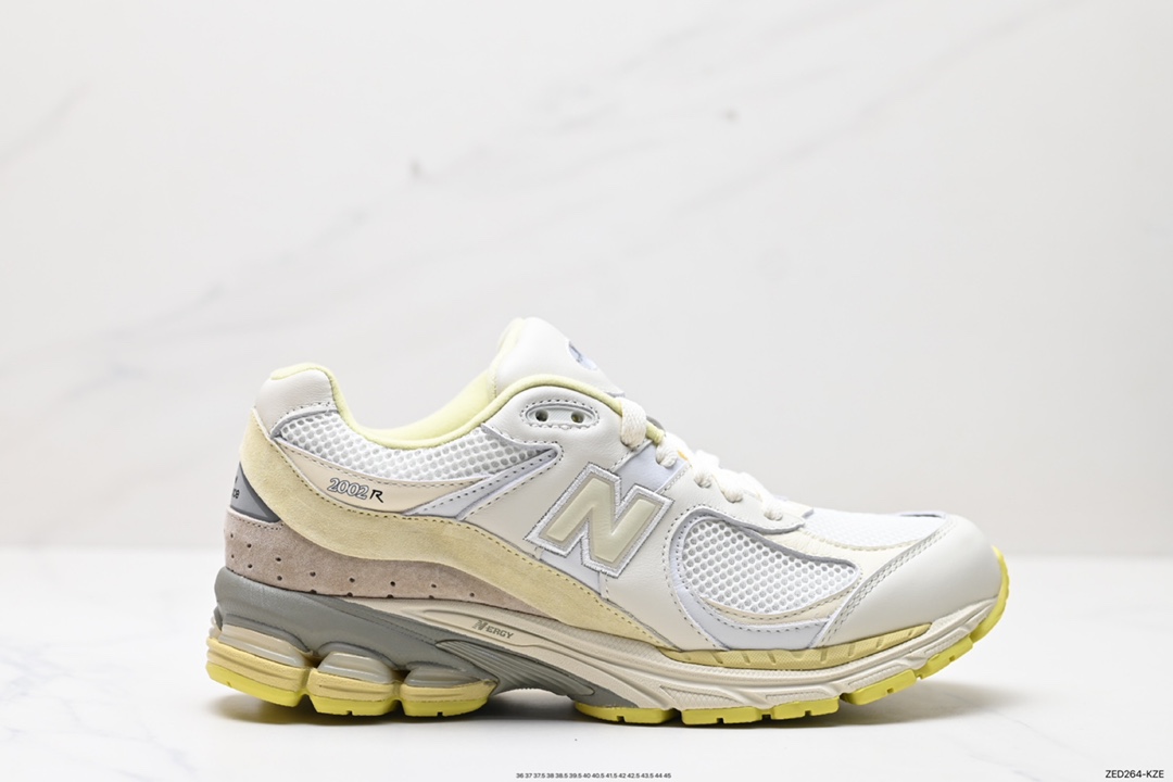 260 新百伦New Balance 2002R 系列低帮复古老爹风慢跑鞋“联名米白淡黄”M2002RA1