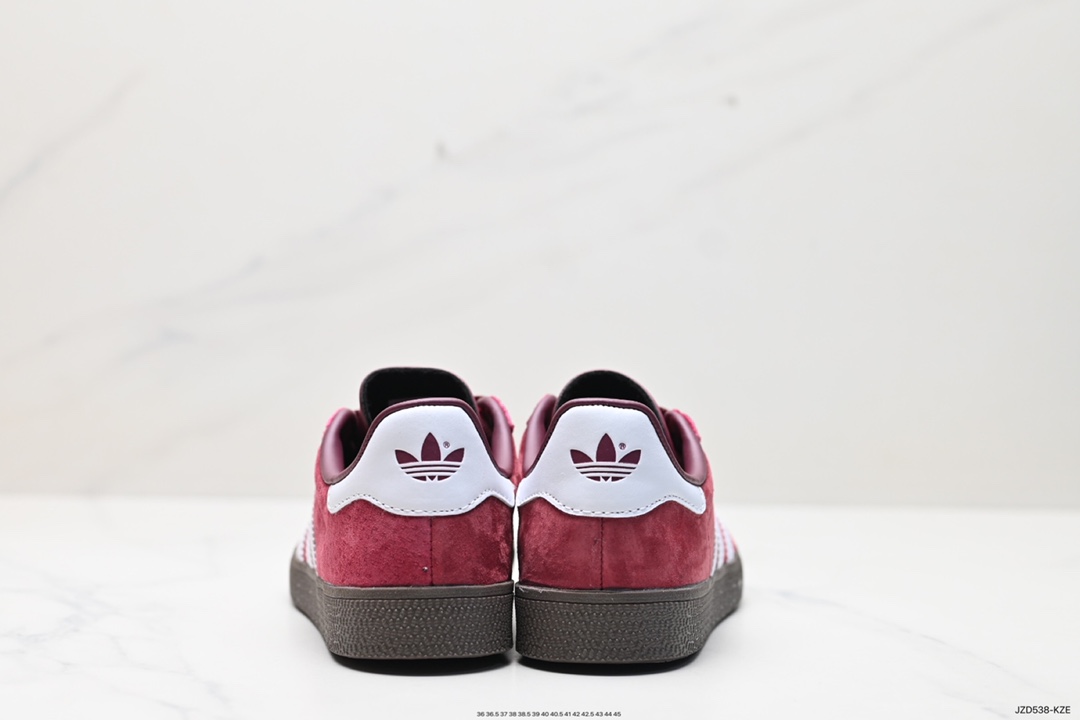 140 Adidas Originals Bermuda 绒面麂皮防滑耐磨轻便低帮板鞋 IE4990