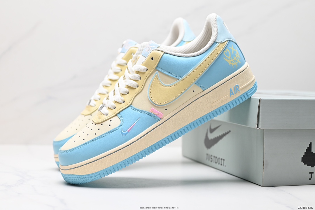 240 Nike Air Force 1 Low 07 XL2312-888