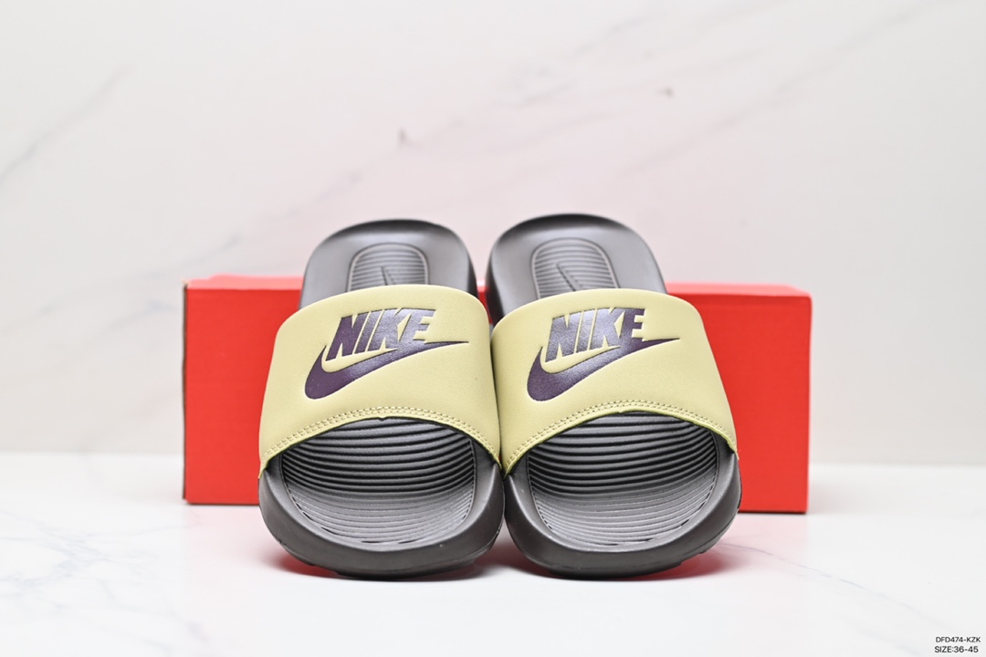 70 耐克NIKE VICTORI ONE SLIDE 拖鞋 夏季潮款沙滩拖 CN9675-102