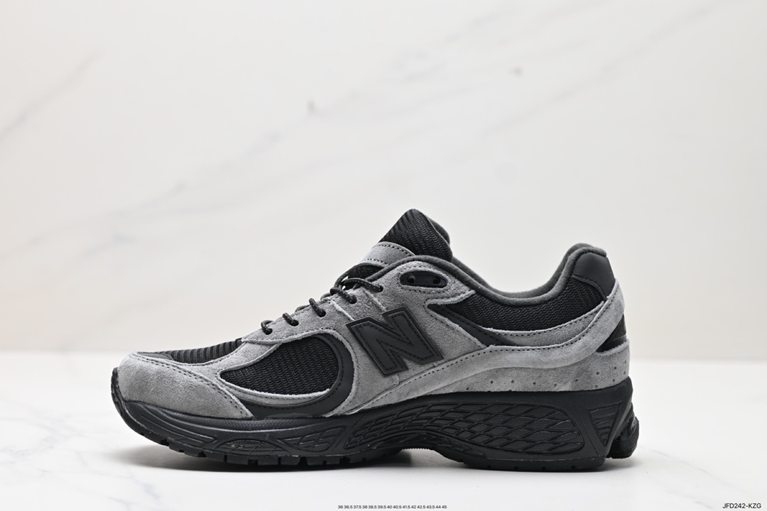 170 新百伦New Balance 2002R GORE-TEX”Grey”系列低帮慢跑鞋“联名鼠灰黑”M2002RXZ