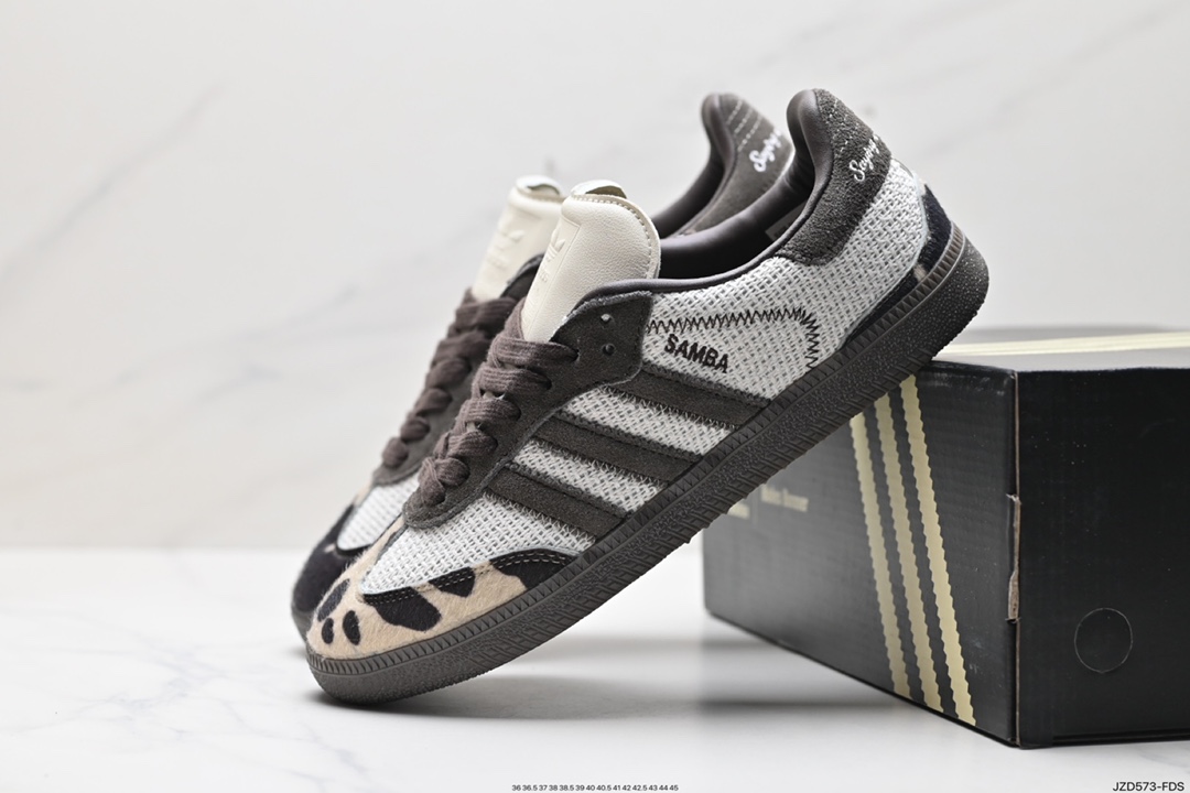 140 notitle xadidas originals Samba 德训鞋防滑耐磨 低帮板鞋 notitle x adidas originals Samba给人随性休闲的时尚格调 ID6024