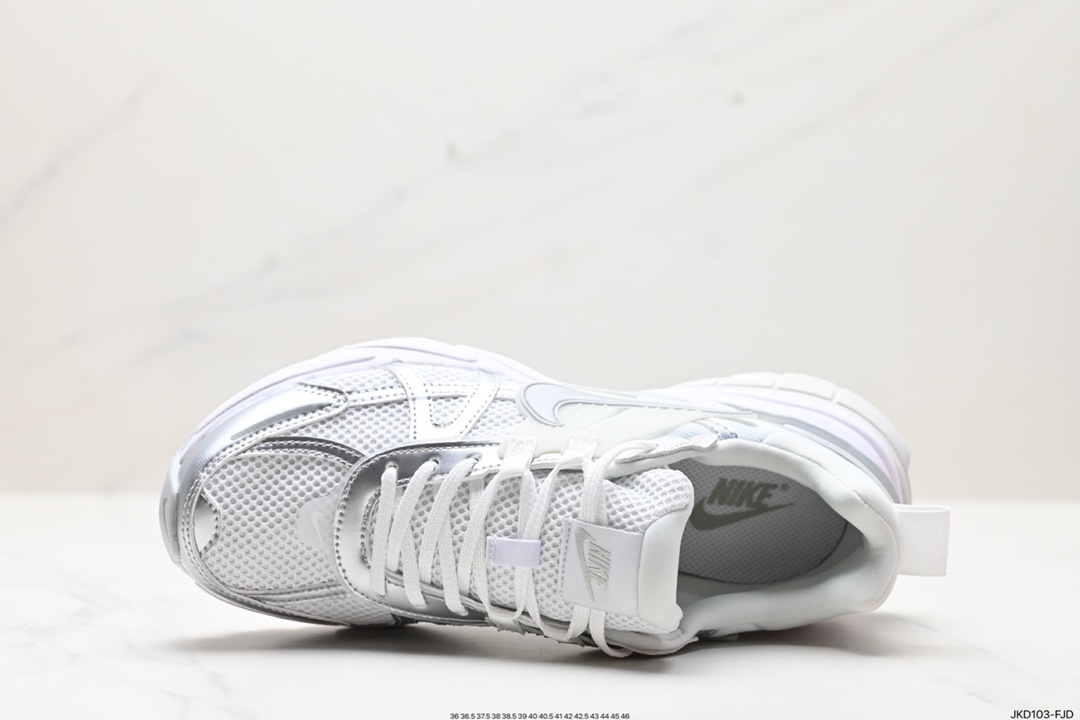 耐克Nike Wmns V2K Runtekk Low”Metallic Silver”复古慢跑鞋“金属银白”FD0736-104