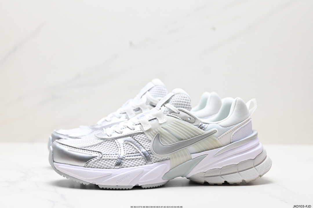 耐克Nike Wmns V2K Runtekk Low”Metallic Silver”复古慢跑鞋“金属银白”FD0736-104