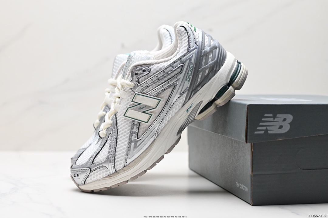 170 New Balance M1906R系列复古老爹风休闲运动慢跑鞋“金属银白”M1906REH