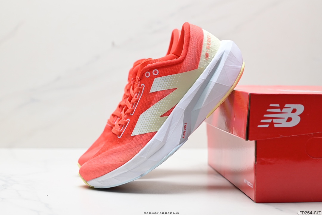 170 New Balance FuelCell SuperComp Elite v4 运动舒适耐磨低帮休闲跑步鞋  MRCERA4