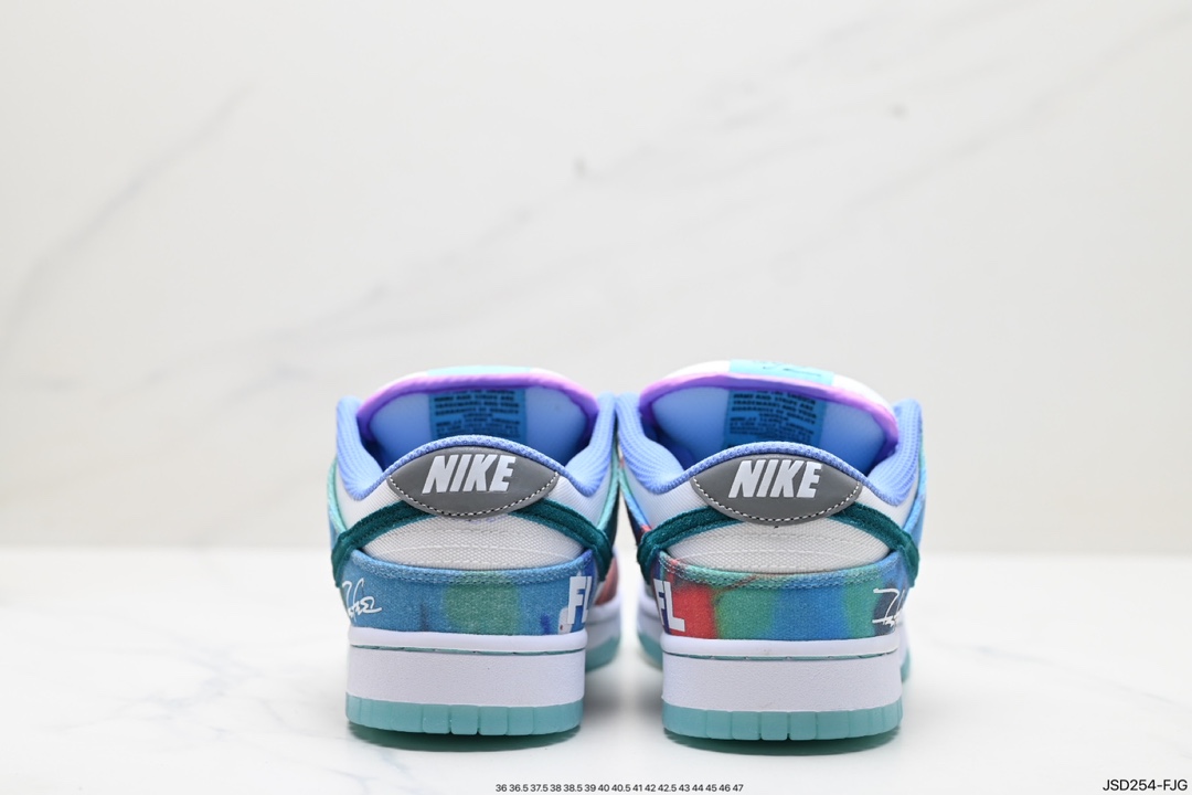 200 Futura x Nike SB Dunk 整双鞋的细节方面 HF6061-400