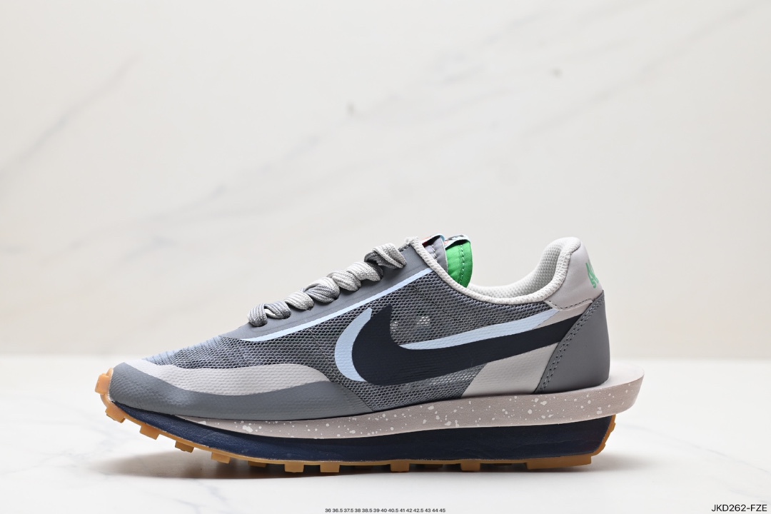 真标✅日式解构美学SACAI联名 × NIKE LDV Waffle重叠设计前卫华夫变形休闲慢跑鞋 蓝红黄sacai在SS19的发布会上展示了自己与Nike全新联名的系列,其中有两款鞋特别引人注目,这两款鞋均为混合鞋款,分别将Blazer与Dunk和Waffle Daybreak与LDV融为一体,采用了双鞋舌,双鞋带,双Swoosh的设计,并且每款鞋均有两种的配色方案. 货号:CN8898-002 ID:JKD262-FZE