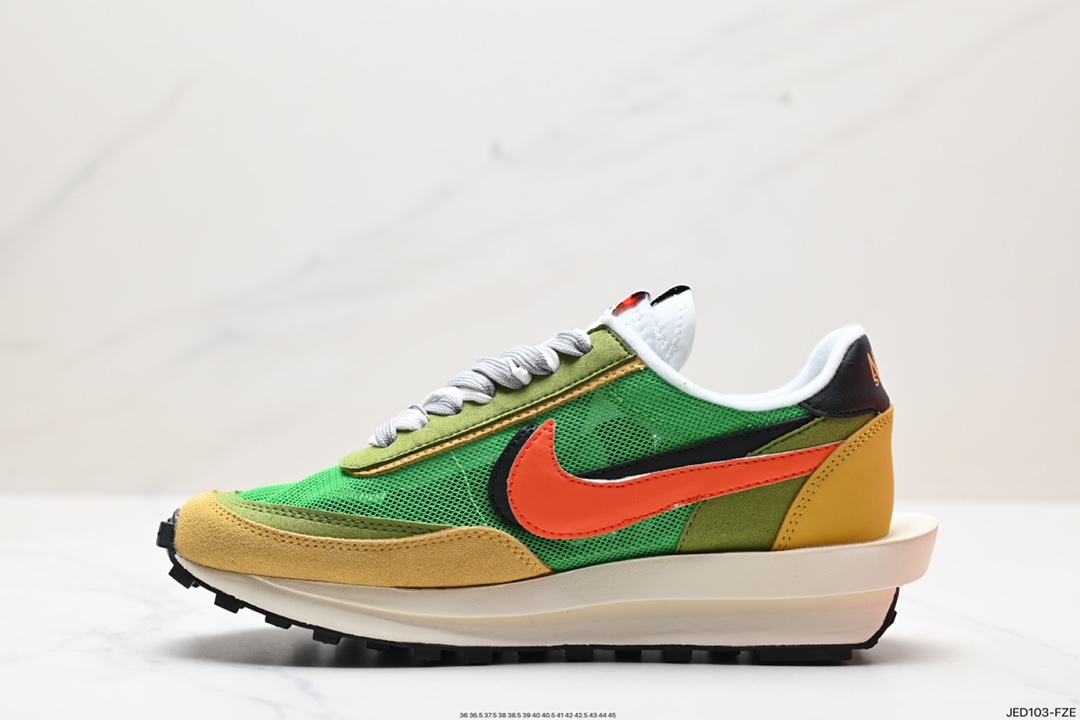 真标✅日式解构美学SACAI联名 × NIKE LDV Waffle重叠设计前卫华夫变形休闲慢跑鞋 蓝红黄sacai在SS19的发布会上展示了自己与Nike全新联名的系列,其中有两款鞋特别引人注目,这两款鞋均为混合鞋款,分别将Blazer与Dunk和Waffle Daybreak与LDV融为一体,采用了双鞋舌,双鞋带,双Swoosh的设计,并且每款鞋均有两种的配色方案. 货号:CN8898-002 ID:JED103-FZE