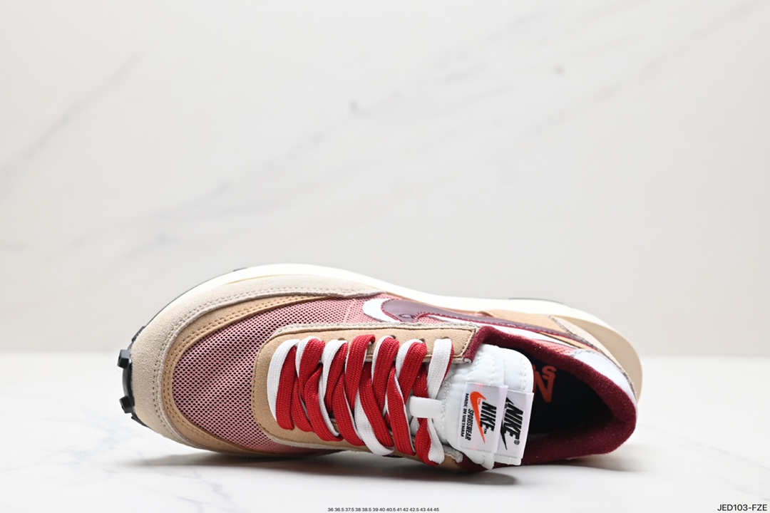 真标✅日式解构美学SACAI联名 × NIKE LDV Waffle重叠设计前卫华夫变形休闲慢跑鞋 蓝红黄sacai在SS19的发布会上展示了自己与Nike全新联名的系列,其中有两款鞋特别引人注目,这两款鞋均为混合鞋款,分别将Blazer与Dunk和Waffle Daybreak与LDV融为一体,采用了双鞋舌,双鞋带,双Swoosh的设计,并且每款鞋均有两种的配色方案. 货号:CN8898-002 ID:JED103-FZE