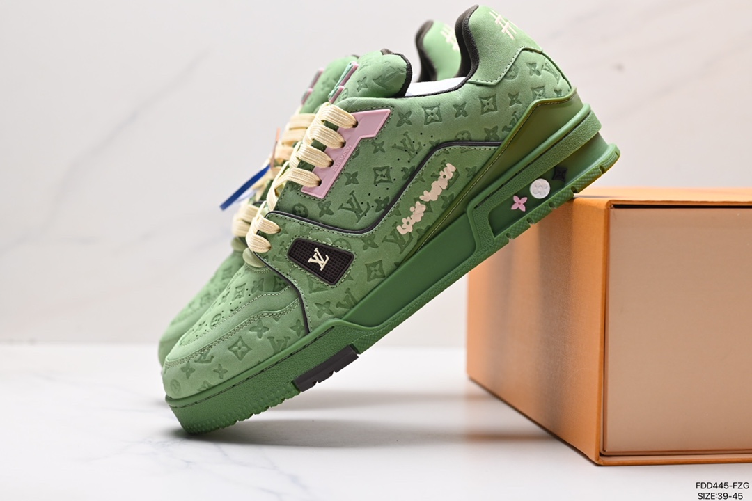 600 Louis Vuitton Trainer Sneaker Low 空胶版本