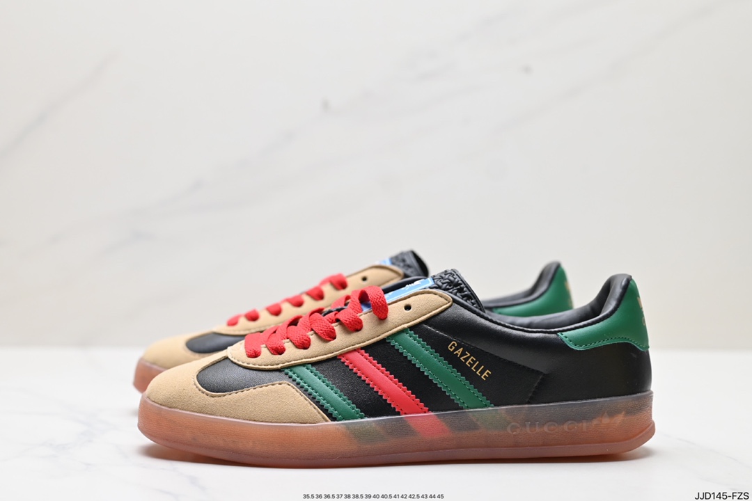 Heavy-weight collaboration with Adidas｜GUCCI uses the trefoil logo and the iconic three-bar design elements lA9089