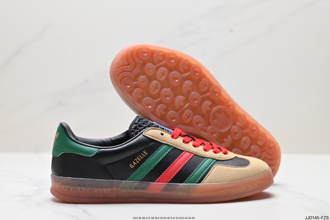 Heavy-weight collaboration with Adidas｜GUCCI uses the trefoil logo and the iconic three-bar design elements lA9089