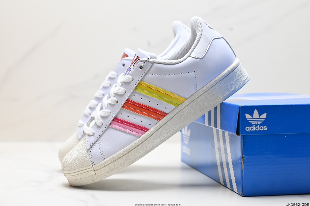 160 阿迪达斯Adidas Originals Superatar 棕白贝壳头 HO5658