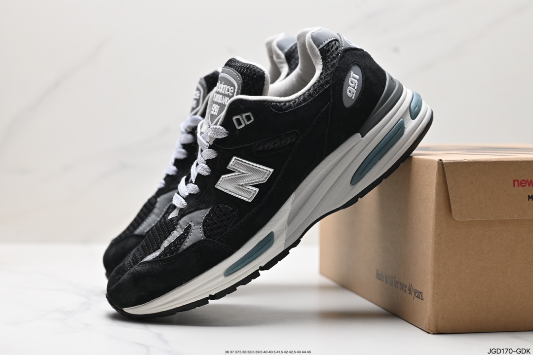 ABZORB cushioning technology material and the heel adopts a new improved midsole design U991VS2