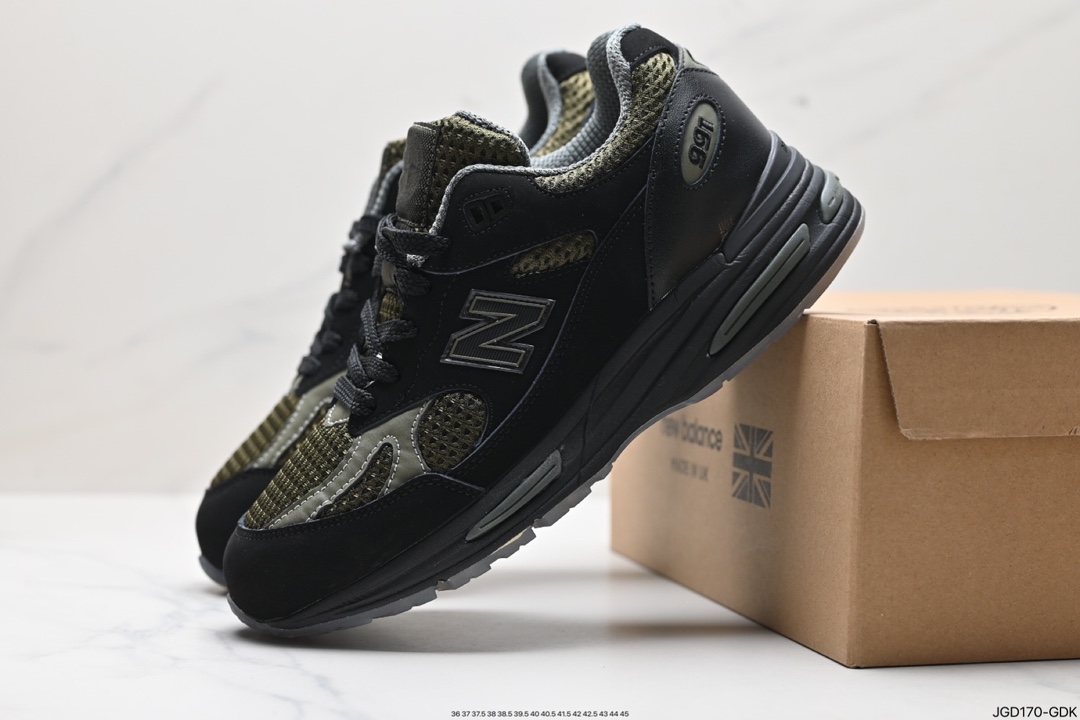 ABZORB cushioning technology material and the heel adopts a new improved midsole design U991VS2