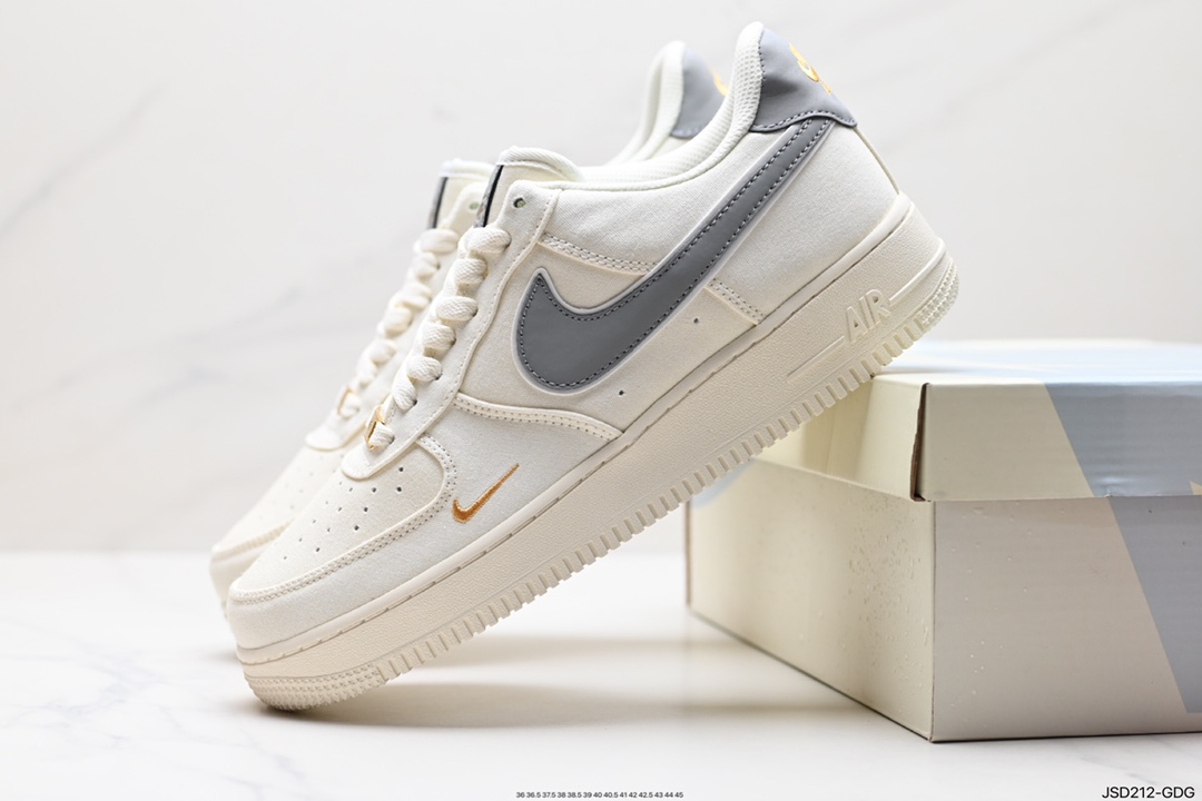 200 Nike Air Force 1 Low 07  MN5696-609