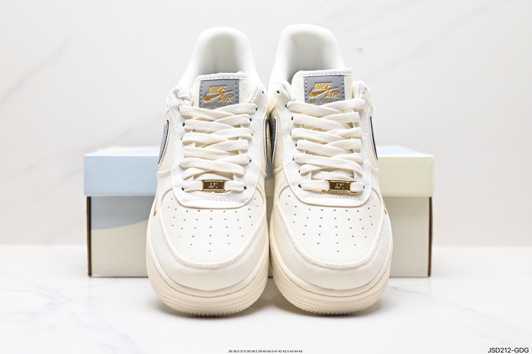 200 Nike Air Force 1 Low 07  MN5696-609