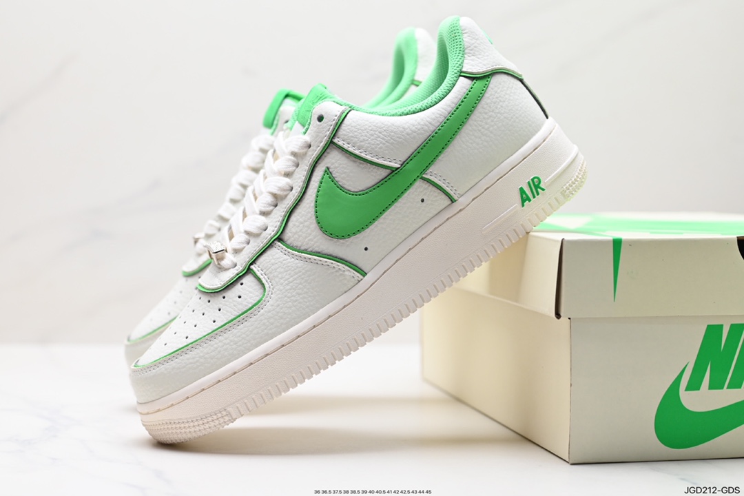 180 Nike Air Force 1 Low 07  UH8958-022