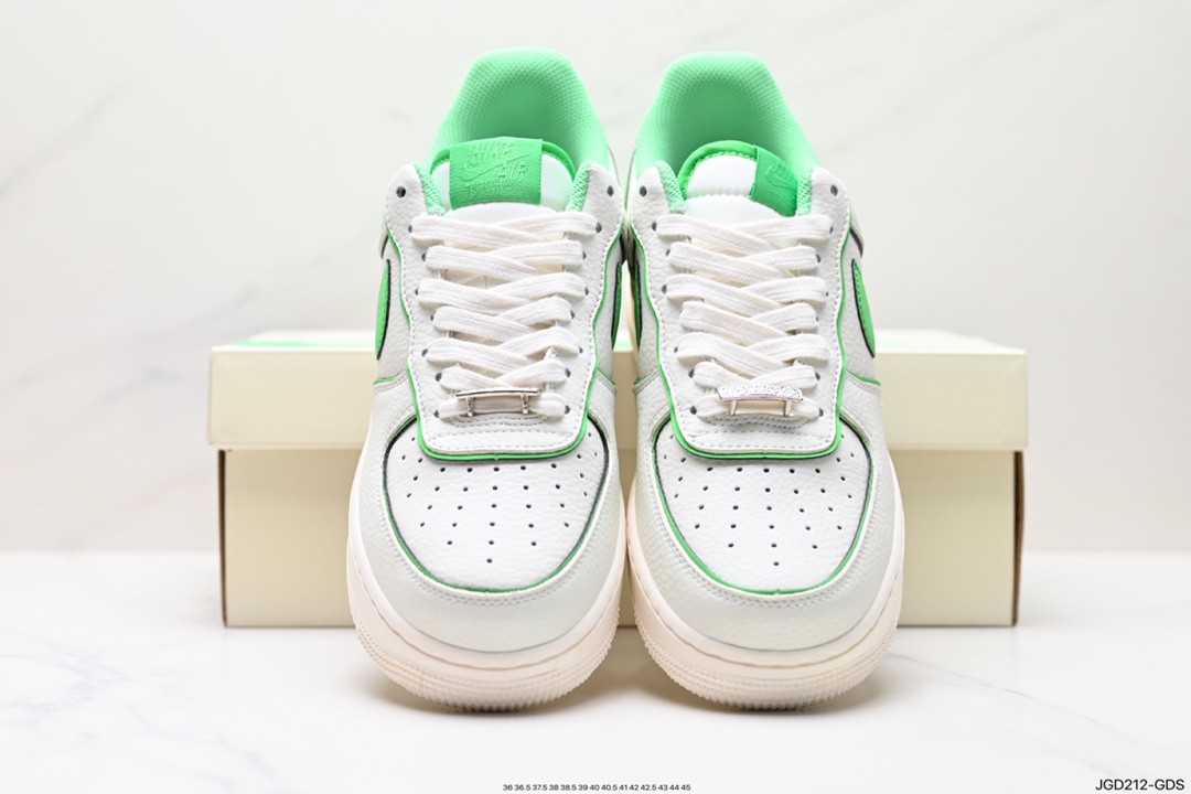 180 Nike Air Force 1 Low 07  UH8958-022