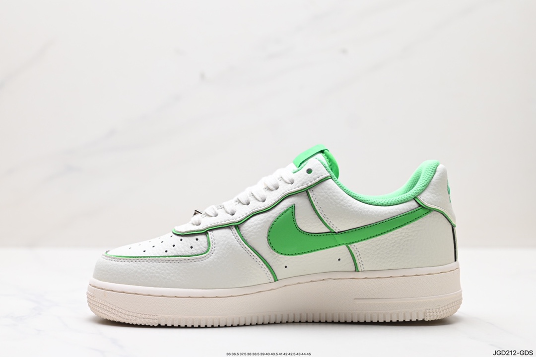 180 Nike Air Force 1 Low 07  UH8958-022