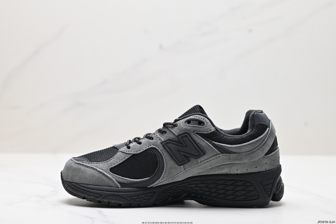 170 新百伦New Balance 2002R GORE-TEX”Grey”系列低帮慢跑鞋“联名鼠灰黑”M2002RXZ