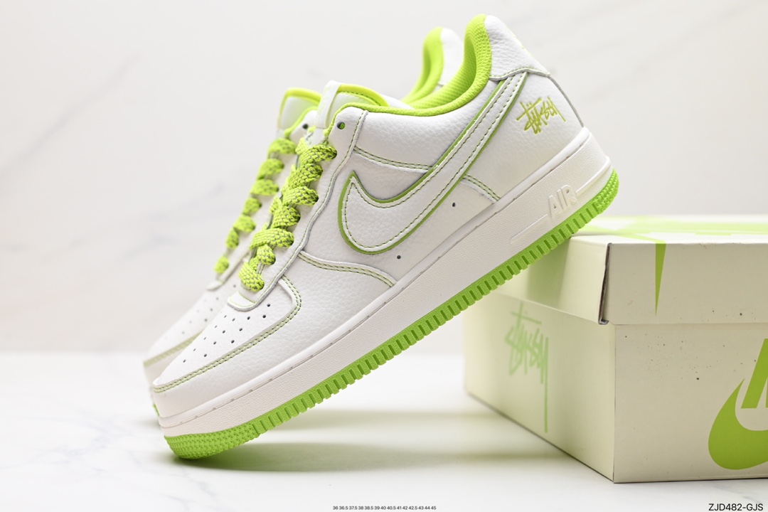 240  AIR FORCE 1'07 LV8 UN1635-888