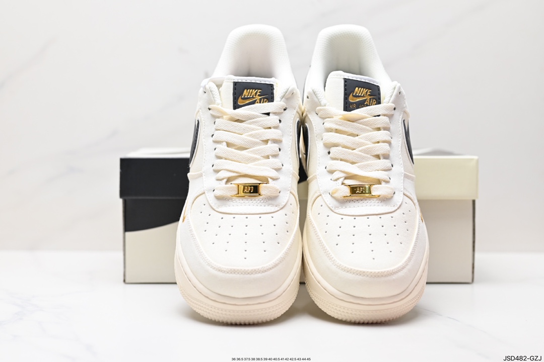 200  AIR FORCE 1‘07 LV8 MN56961-809