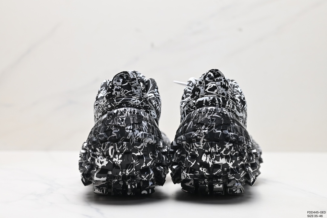 600 法国高端奢侈品牌-巴黎世家BALENCIAGA Defender Rubber Platform Sneakers卫士系列低帮慢跑鞋 685611 W2RG1 9015