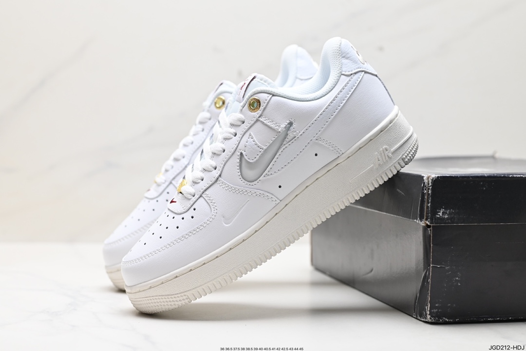 180 Nike Air Force 1 Low 07 Prm DZ5616-100