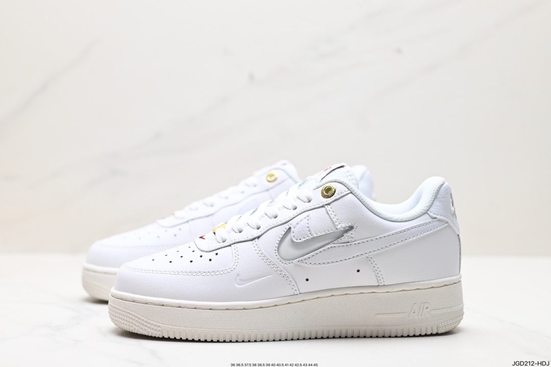 180 Nike Air Force 1 Low 07 Prm DZ5616-100