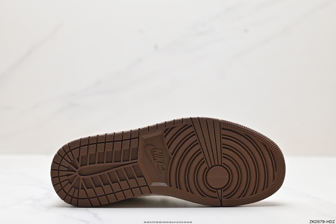 270 Travis Scott x Fragment Design x Jordan Air Jordan 1 Low OG SP AJ1 乔1 LV联名低帮文化休闲板鞋 SJ2068-102