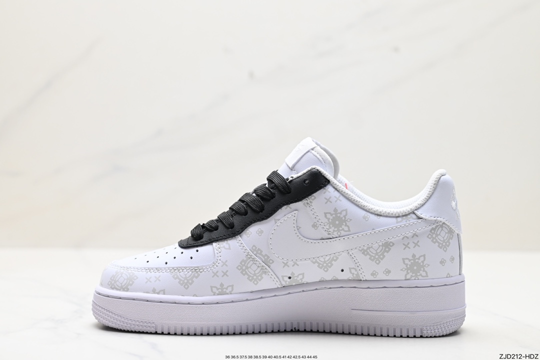 240 Nike Air Force 1 Low 07