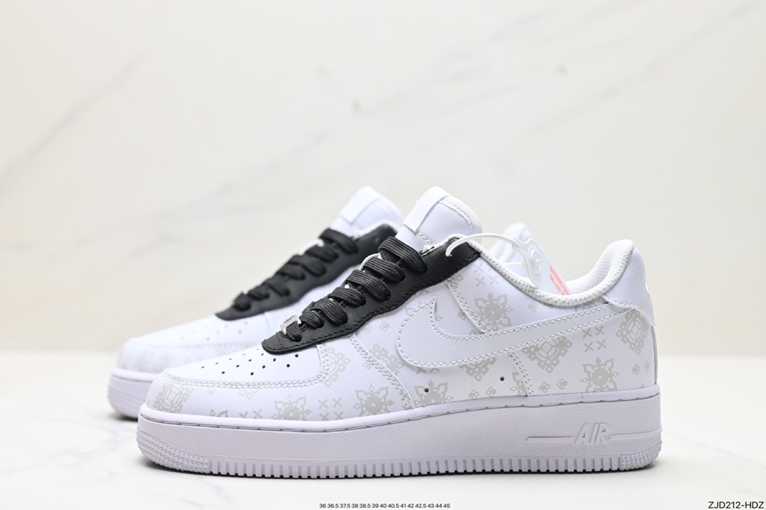 240 Nike Air Force 1 Low 07