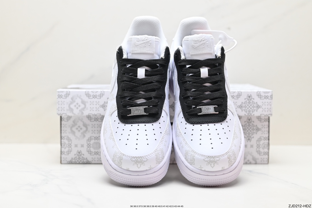 240 Nike Air Force 1 Low 07