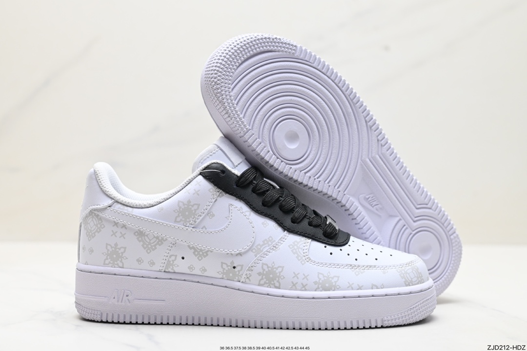 240 Nike Air Force 1 Low 07