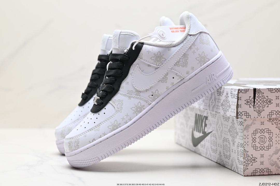 240 Nike Air Force 1 Low 07