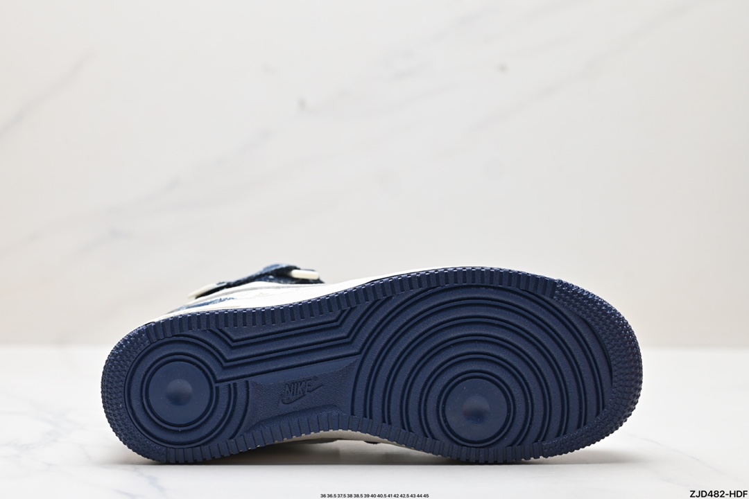 240 Nike Air Force 1 Low 07 DQ7688-200